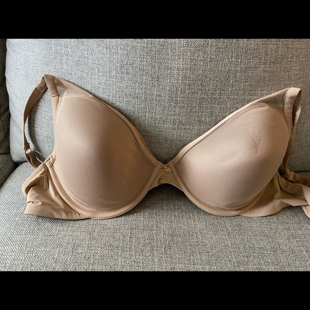 Plunge bra in beige